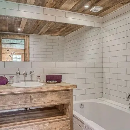 Javen - 520m2 Avec Piscine Chauffee Et Cinema *