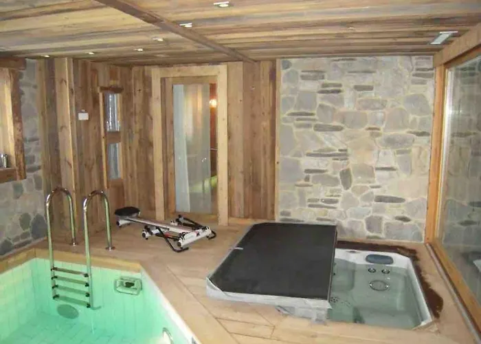 Javen - 520m2 Avec Piscine Chauffee Et Cinema *