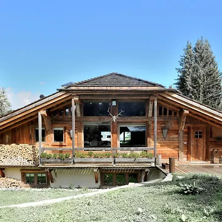 Javen - 520m2 Avec Piscine Chauffée Et Cinéma * Megève