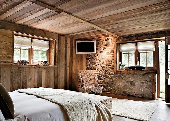 Javen - 520m2 Avec Piscine Chauffee Et Cinema *