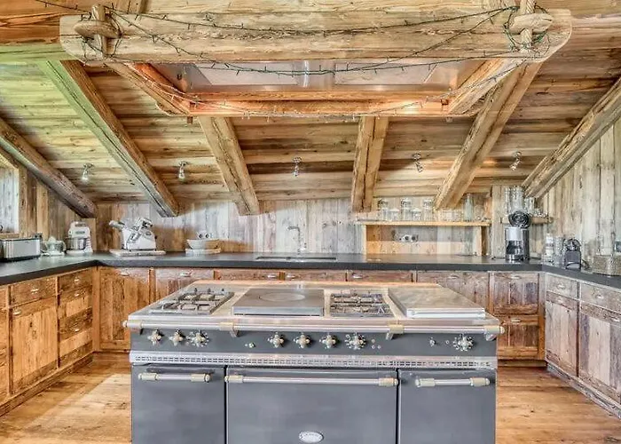 Chalet Javen - 520m2 Avec Piscine Chauffee Et Cinema *