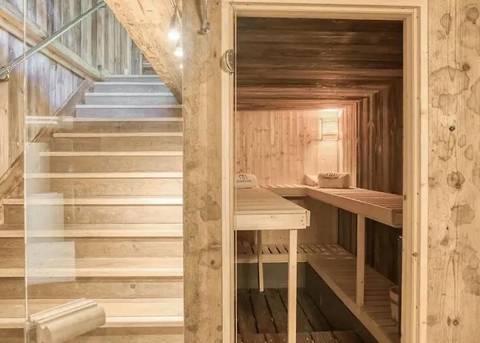 Chalet Javen - 520m2 Avec Piscine Chauffee Et Cinema Megève