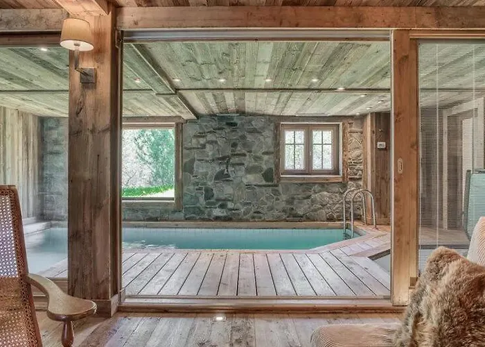 Javen - 520m2 Avec Piscine Chauffée Et Cinéma Chalet